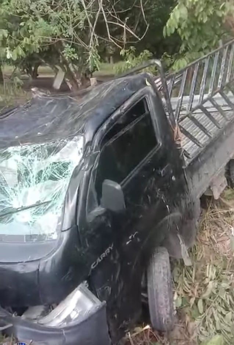 Kecelakaan Lalin tunggal satu unit mobil pik up akibatkan tiga orang meninggal dunia terjadi di Jalan Lintas Gunung Tua - Situmbaga, Kec.Haholongan Timur, Senin (16/6/2025).