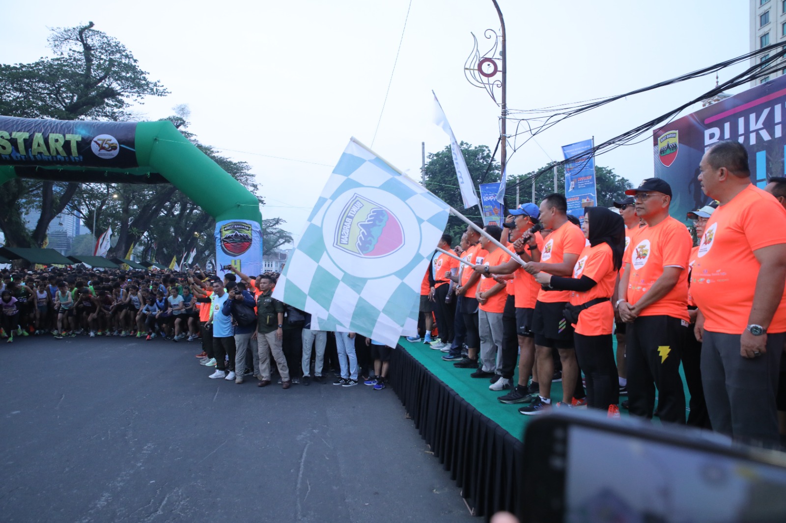 Bukit Barisan Fun Run 5K, Minggu pagi (15/6), diikuti Bupati Asahan Taufik Zainal Abidin, S.Sos., M.Si dan Wakil Bupati Rianto, SH., M.A.P.
