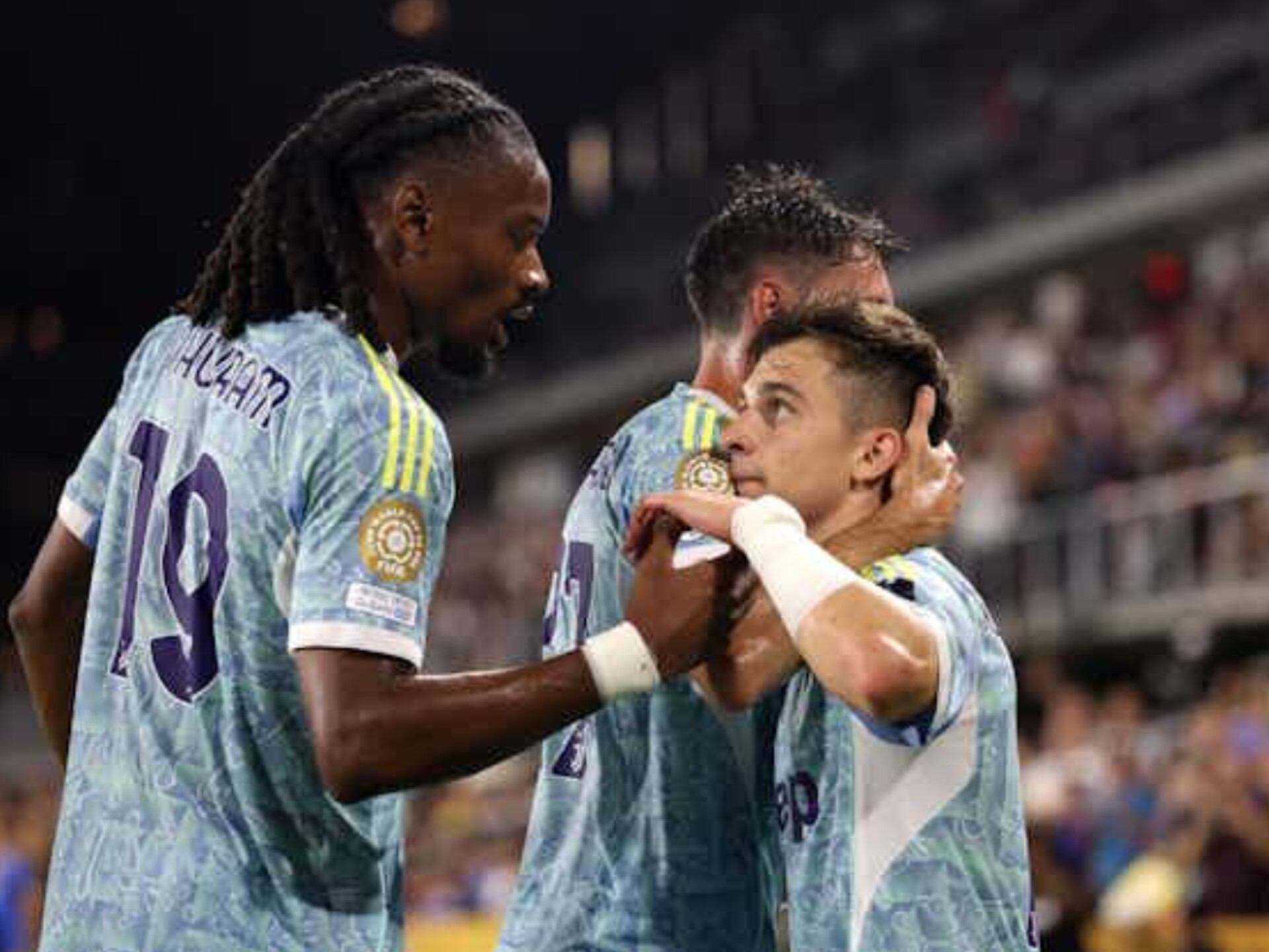 Juventus menghajar wakil Uni Emirat Arab Al Ain dengan skor telak 5-0.