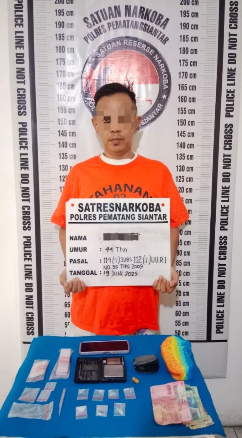 Pengedar sabu, DW alias D (44), ditangkap personel Satresnarkoba Polres Pematangsiantar.