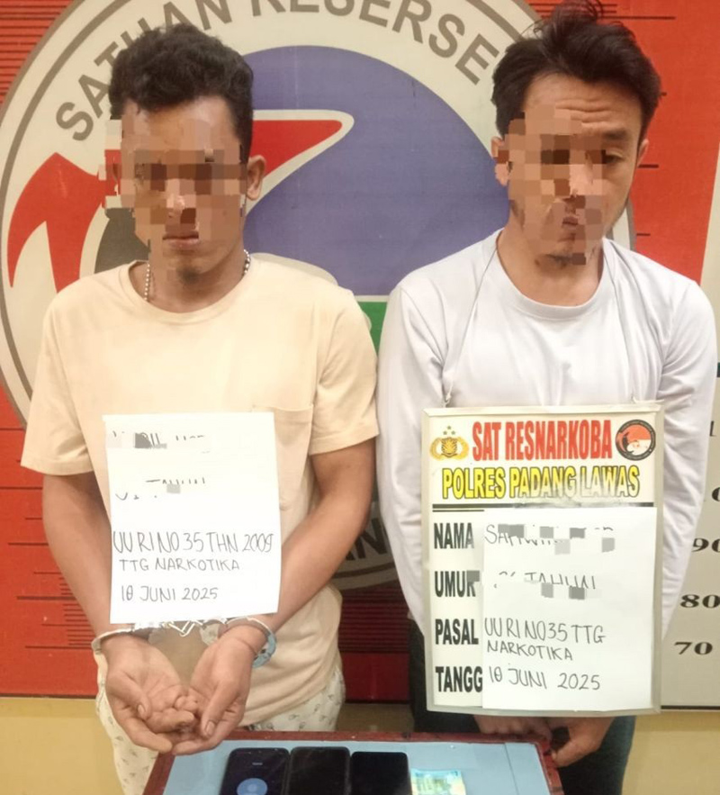 Kedua tersangka.