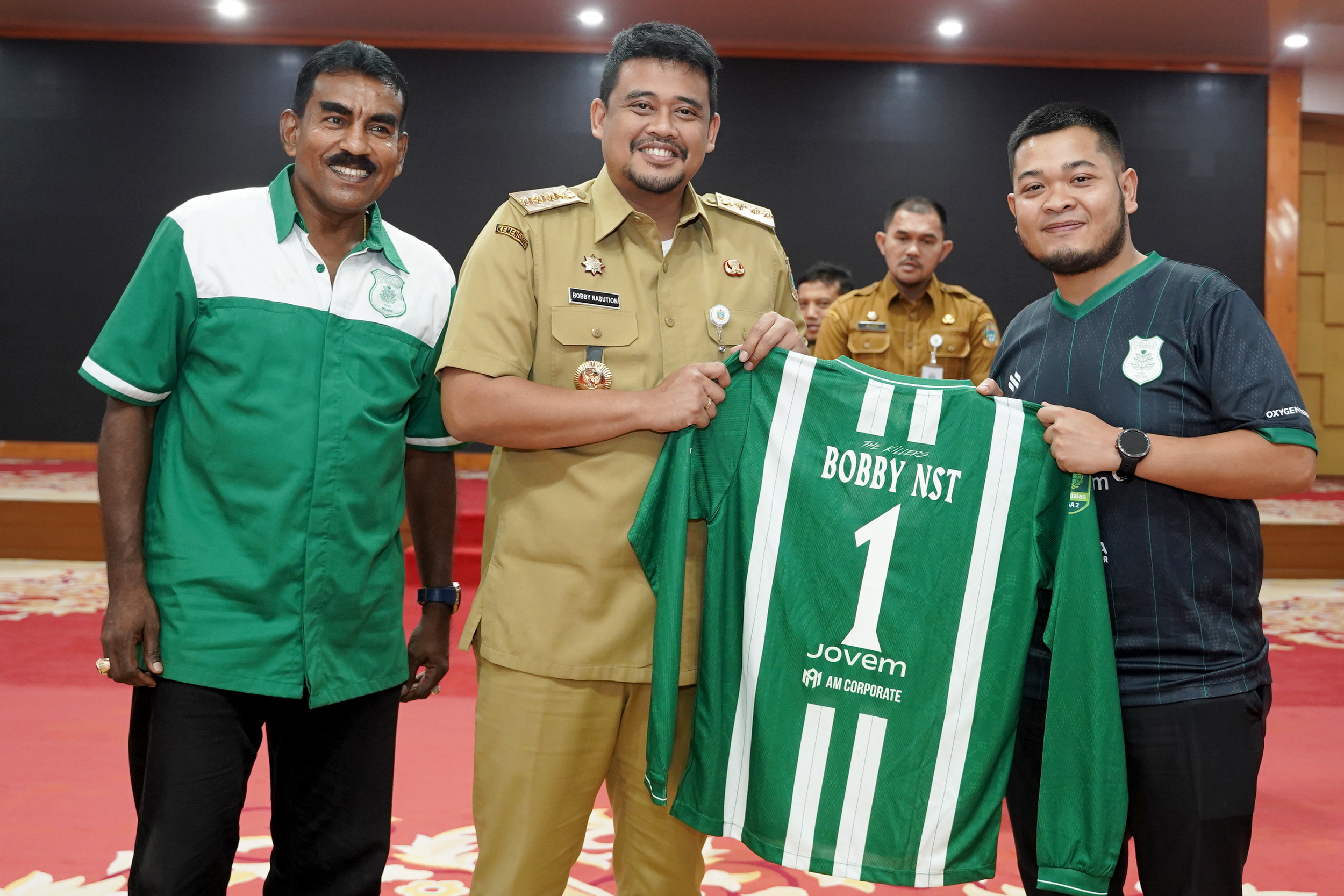 Gubernur Sumatera Utara (Sumut) M.Bobby Afif Nasution menerima audiensi Direktur Utama PSMS  Ariffuddin Maulana Basri bersama para pengurus di Aula Tengku Rizal Nurdin, Jalan Sudirman Nomor 41, Medan.
