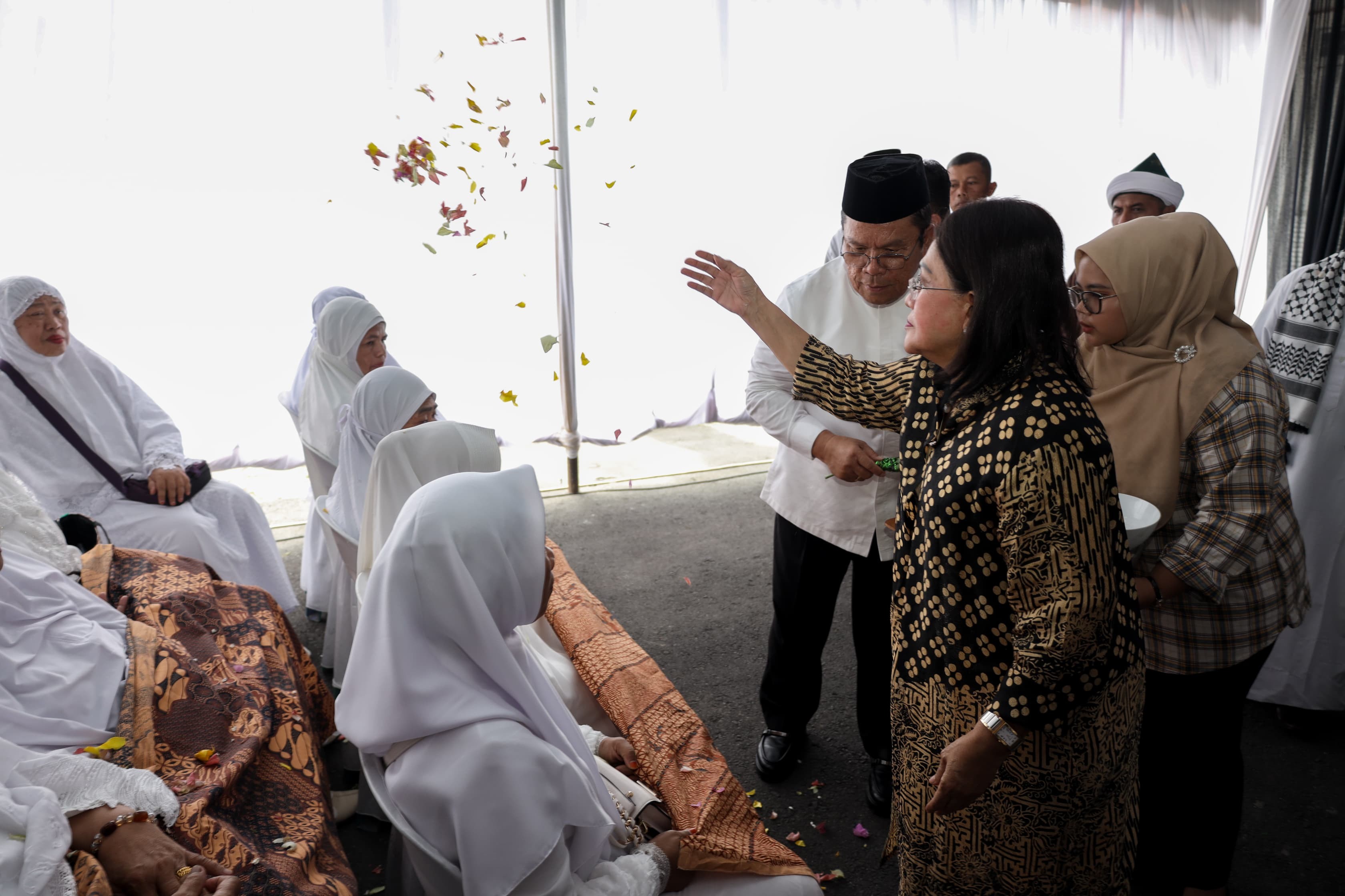 Tepung tawar jamaah haji Kota Pematangsiantar.