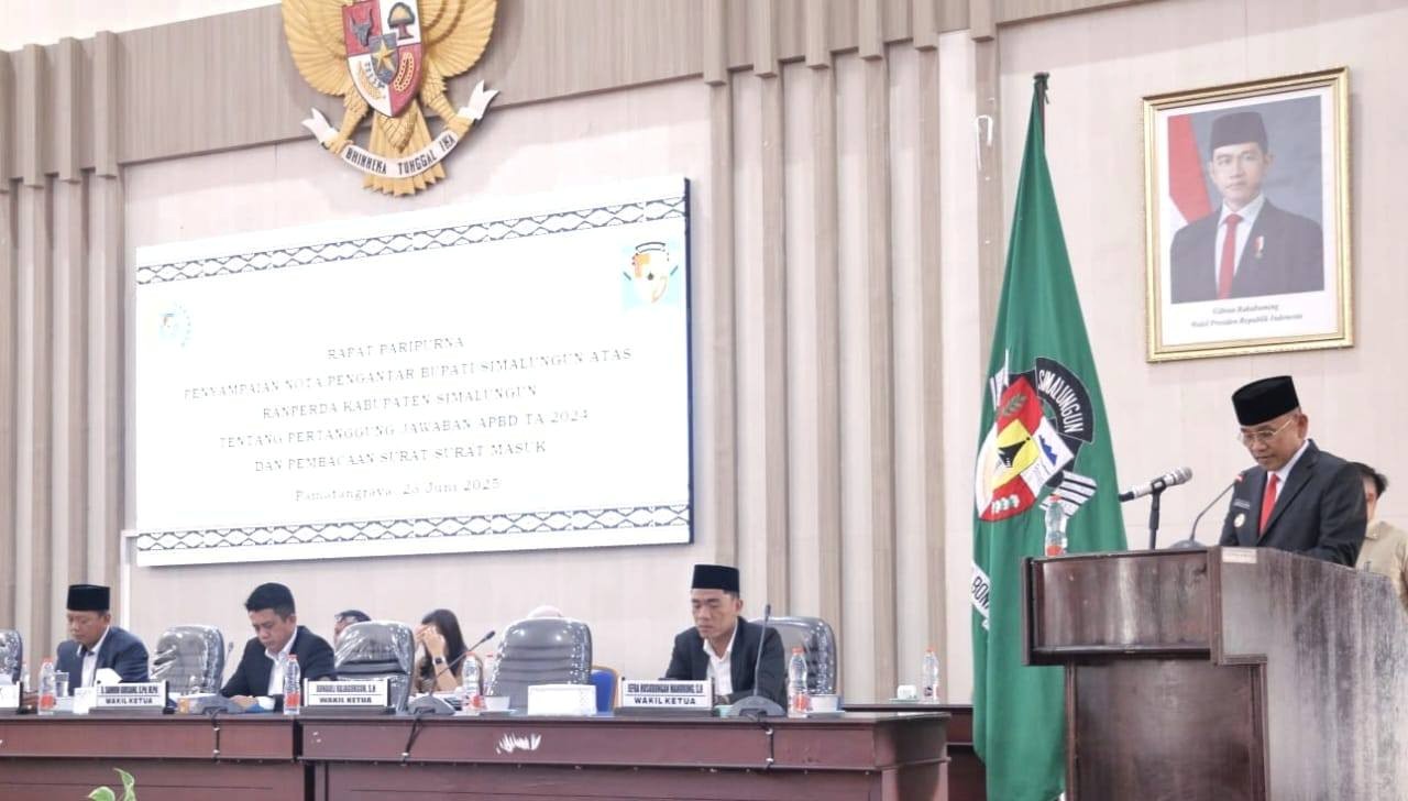 Bupati Simalungun Anton Achmad Saragih menyampaikan Ranperda Pertanggungjawaban Pelaksanaan APBD T) 2024 dan LHP BPK-RI atas Laporan Keuangan Pemkab Simalungun Tahun 2024.