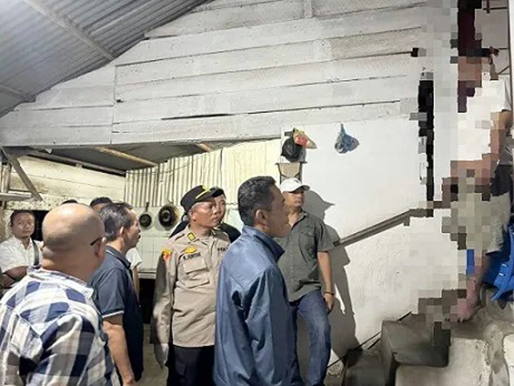 Elman Simanjuntak ditemukan tewas tergantung di rumahnya.
