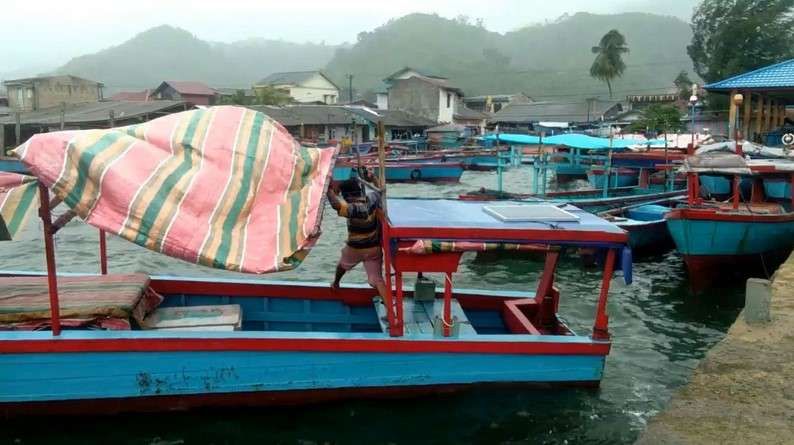 Kapal nelayan Sibolga di kawasan Tangkahan Jalan K.H Dahlan.