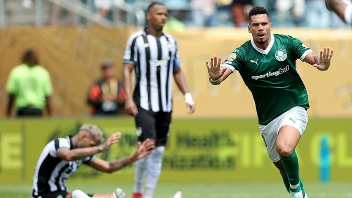 Palmeiras mengalahkan Botafogo 1-0.