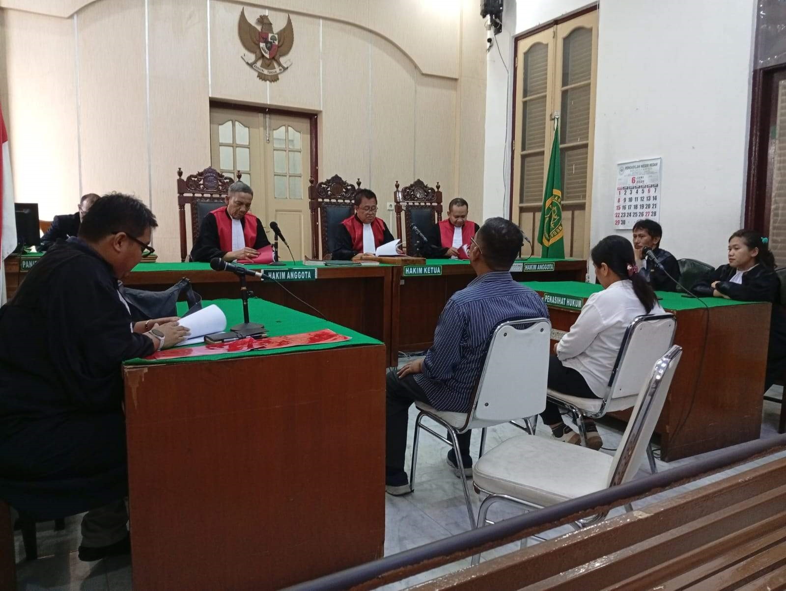 Sidang skandal korupsi di Dinas Lingkungan Hidup, Kabupaten Humbang Hasundutan.