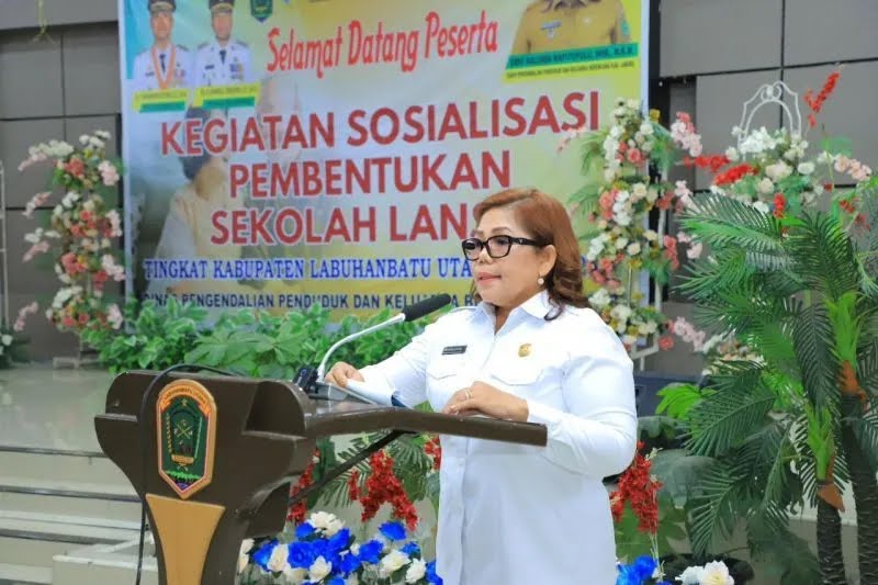 Kepala Dinas PPKB Labura, Erni Malinda Napitupulu.