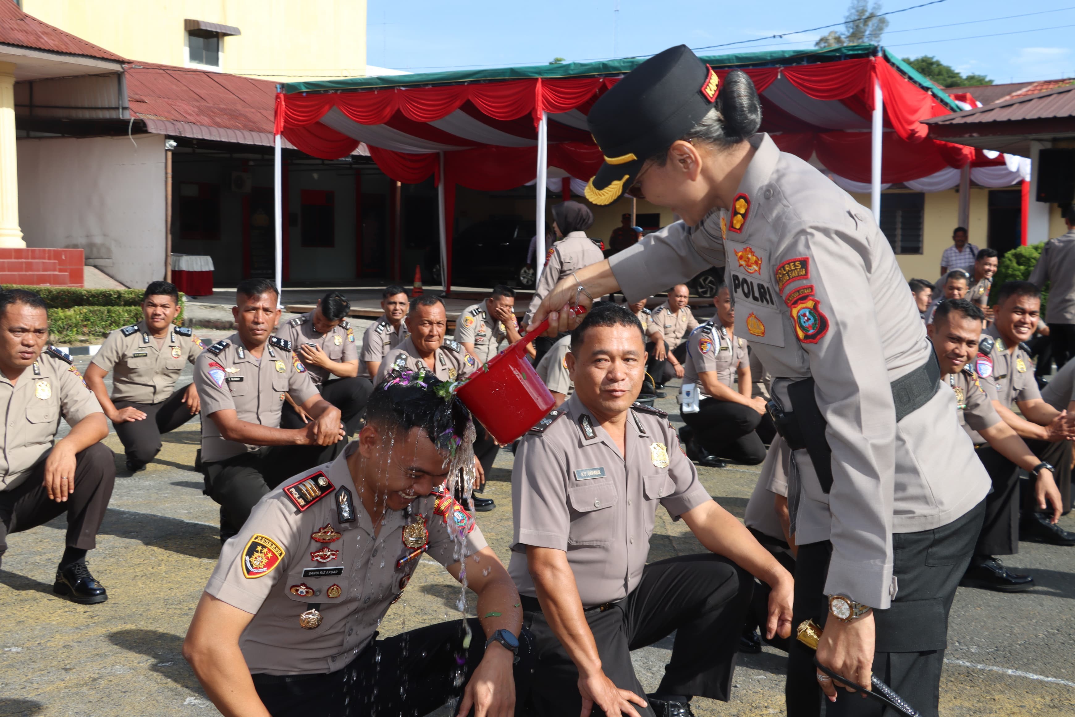 Upacara kenaikan pangkat 34 personel Polres Pematangsiantar.
