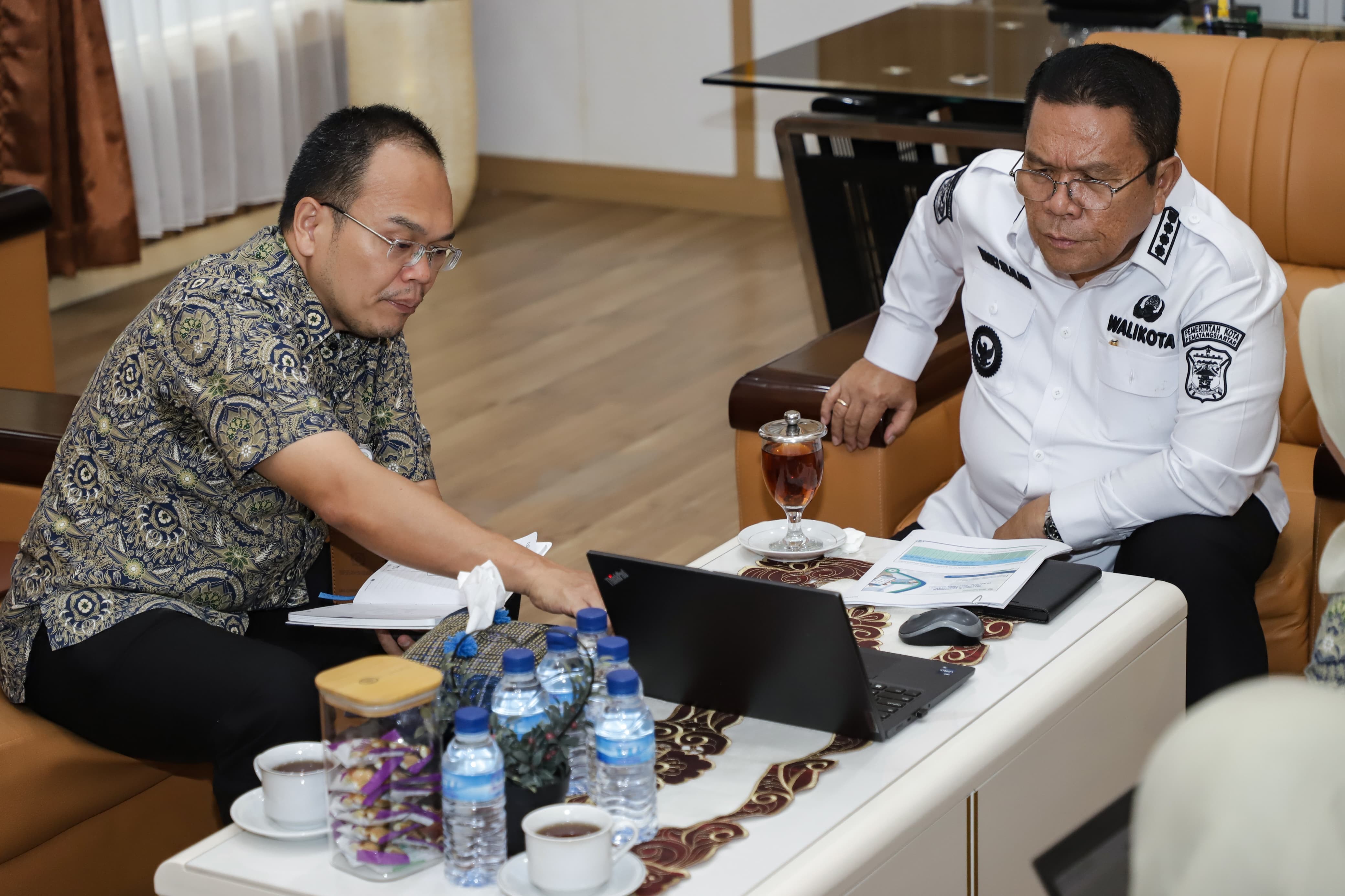 Audiensi Kepala BPJS Kesehatan Pematangsiantar bersama Wali Kota Wesly Silalahi bahas peningkatan status RSUD dr Djasamen Saragih menjadi rumah sakit rujukan regional.