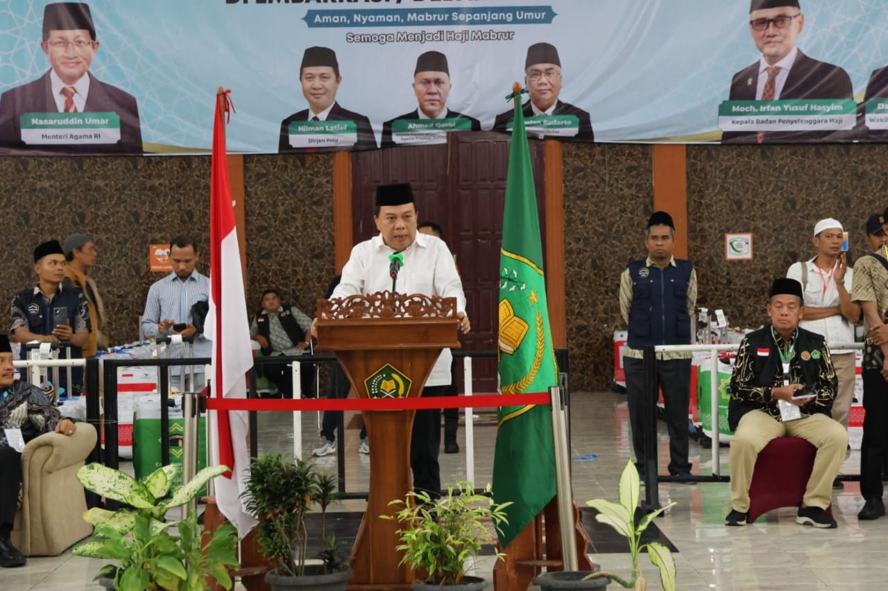 Jamaah haji asal Tapsel Kloter 20 tiba di Asrama Haji Medan, disambut Wakil Bupati Jafar Syahbuddin Ritonga.