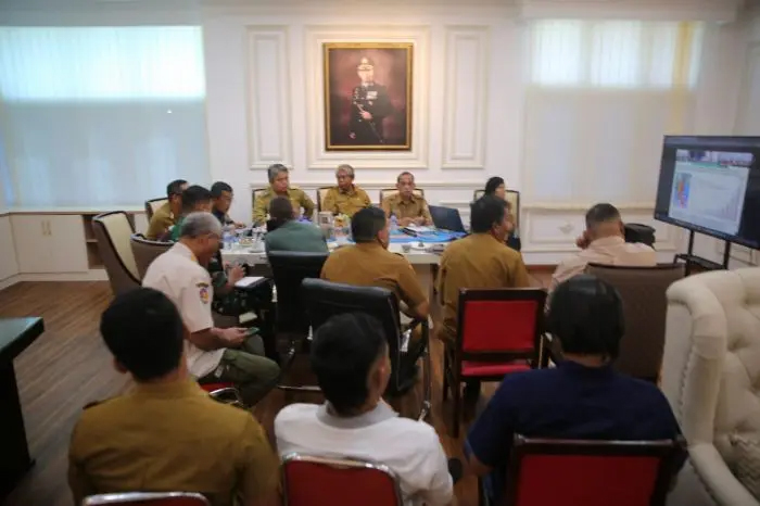 Bupati Taput Jonius Taripar Hutabarat paparkan potensi 1,9 juta pohon kemenyan kepada Ketua DEN Luhut Binsar Pandjaitan dalam rapat virtual, Senin (7/7/2025).