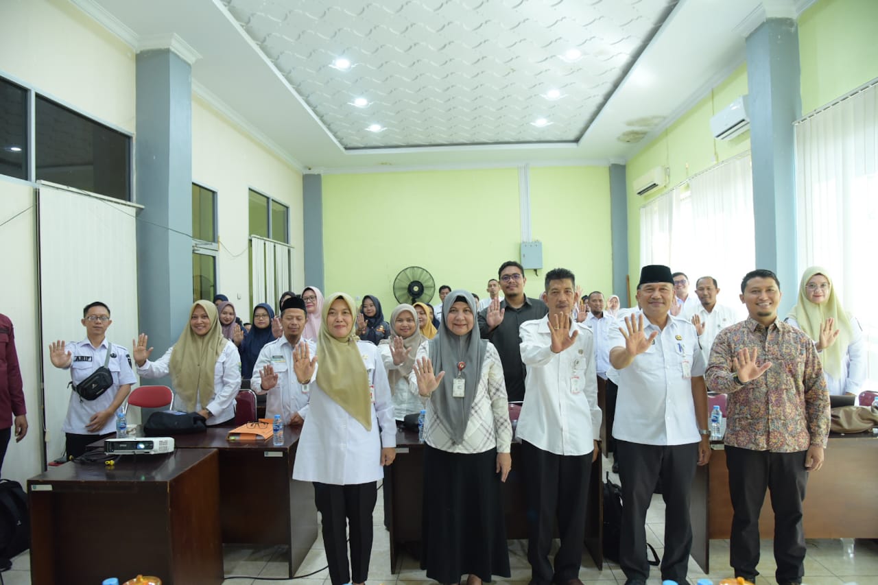 Staf Ahli Bupati Bengkalis Bidang SDM Johan saat membuka pelatihan penyusunan dokumen perencanaan dan penganggaran.