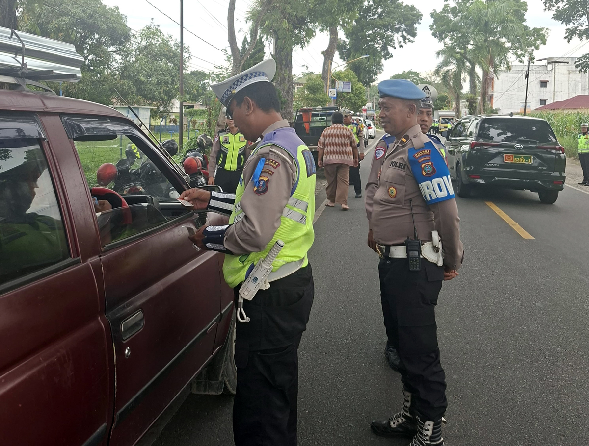 Operasi Patuh Toba 2025 di Jalan Parapat, Selasa (15/7/2025).