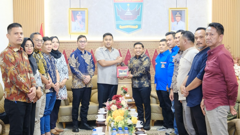 Wali Kota Sibolga Akhmad Syukri Nazry Penarik berterima kasih kepada Wakil Gubernur Sumbar Vasko Ruseimy.