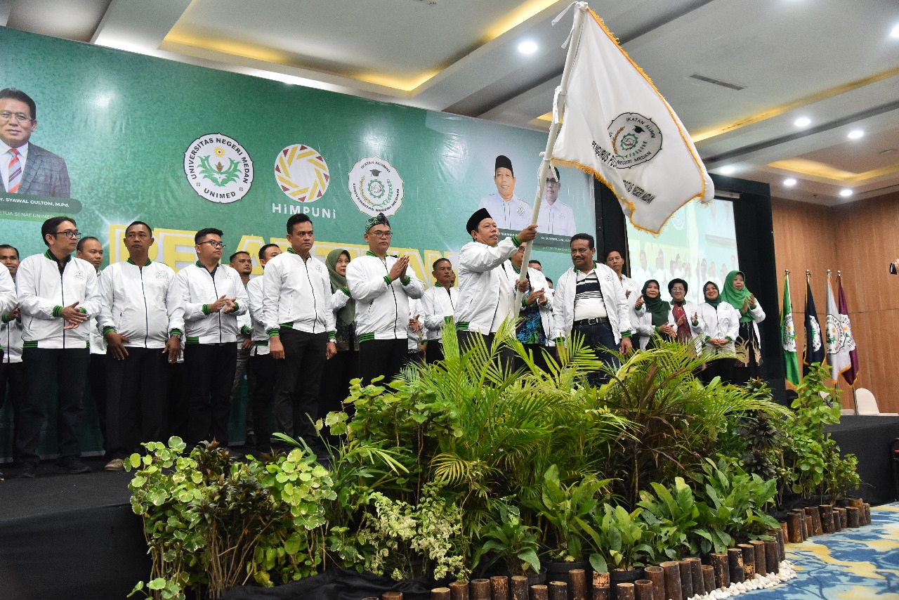 Pelantikan Pengurus Pusat IKA Unimed Periode 2025&ndash;2029 secara hybrid di Hotel Grand Inna Deli Medan, Minggu (20/07/2025). Jafaruddin Harahap kembali dipercaya sebagai Ketua Umum.