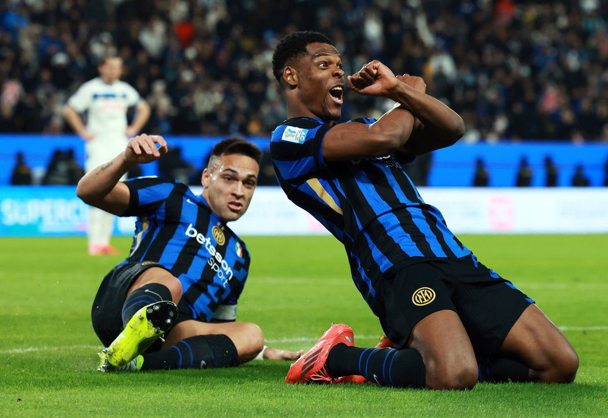 Denzel Dumfries jadi rebutan 3 klub besar Eropa.