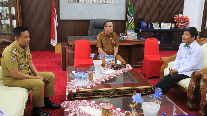 IAKN Tarutung audiensi dengan Bupati Humbahas Oloan Paniaran Nababan.