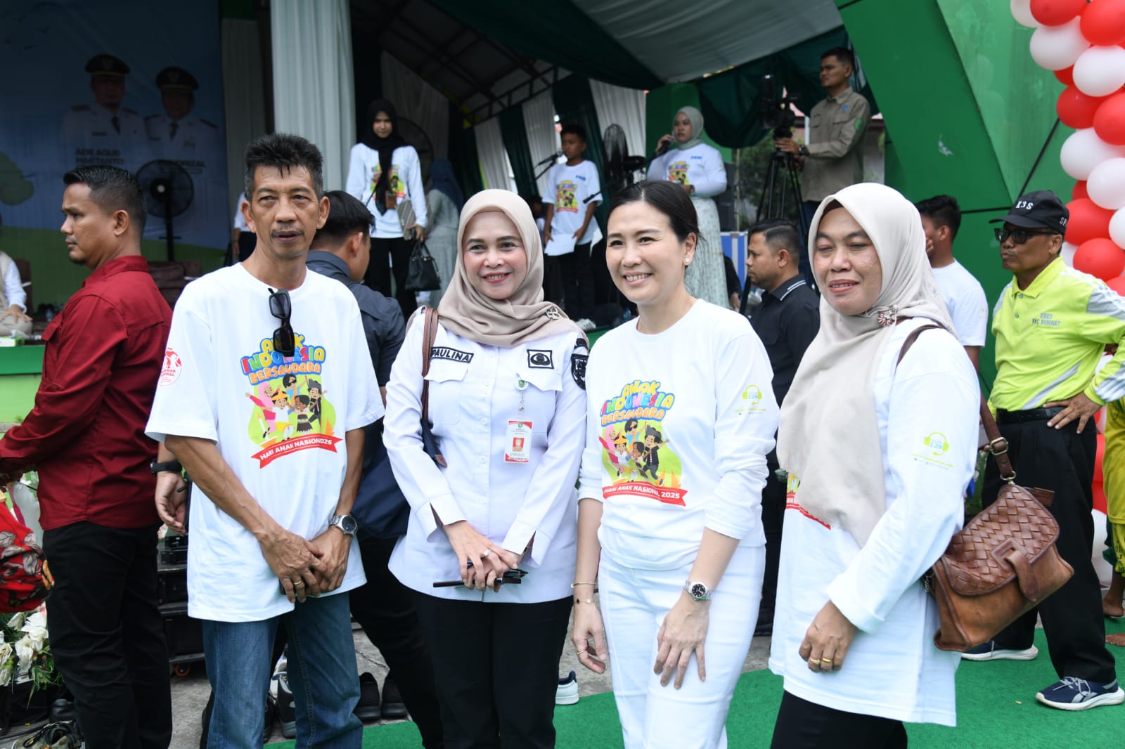 Staf Ahli Bidang Kemasyarakatan dan SDM Pemkab Bengkalis, Johansyah Syafri, saat menghadiri Peringatan Hari Anak Nasional (HAN) 2025 di Lapangan Terbuka Hijau Rengat, Kabupaten Indragiri Hulu.