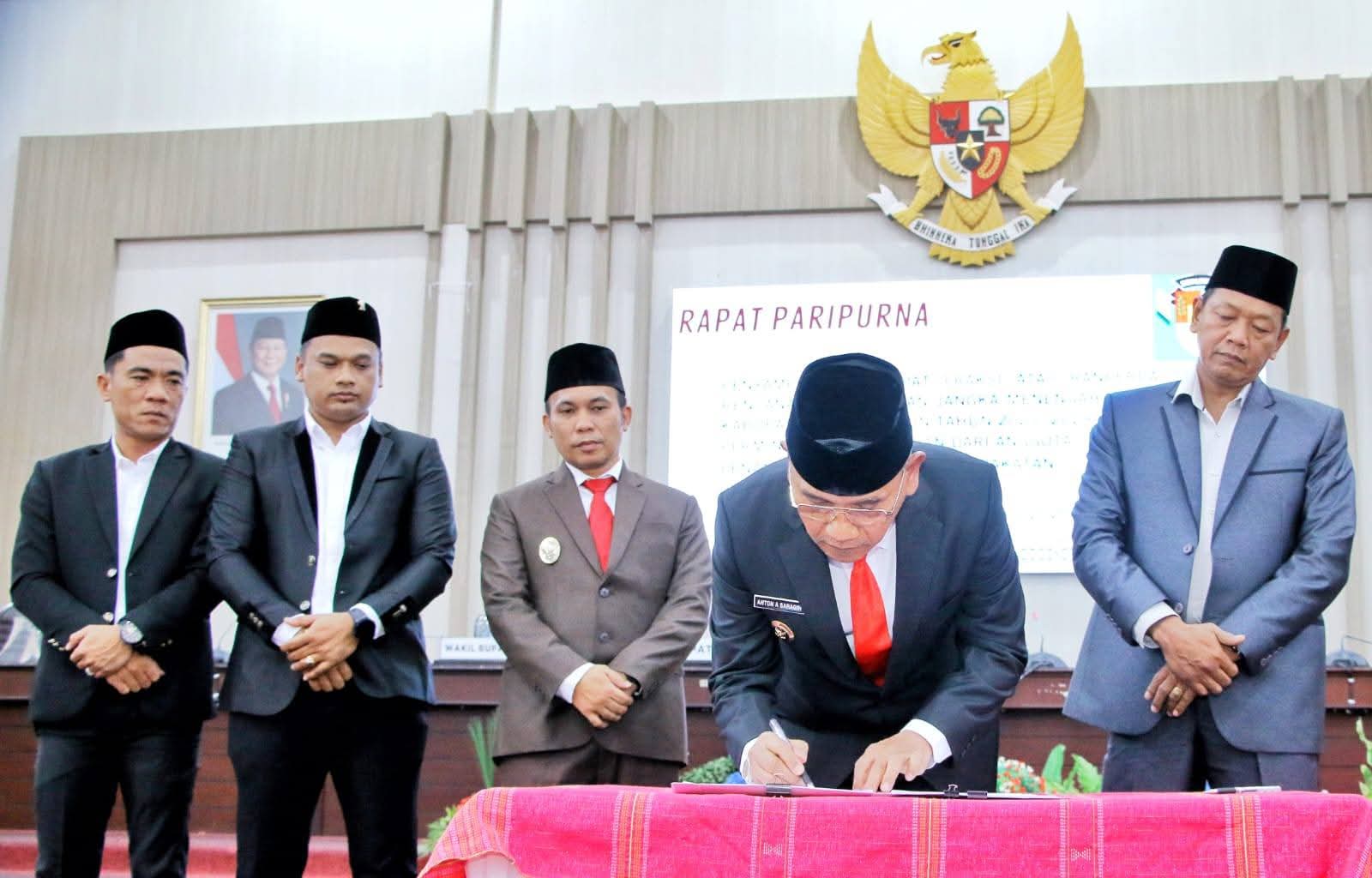 DPRD Simalungun menyetujui Ranperda tentang Rencana Pembangunan Jangka Menengah Daerah (RPJMD) Kabupaten Simalungun Tahun 2025&ndash;2029.