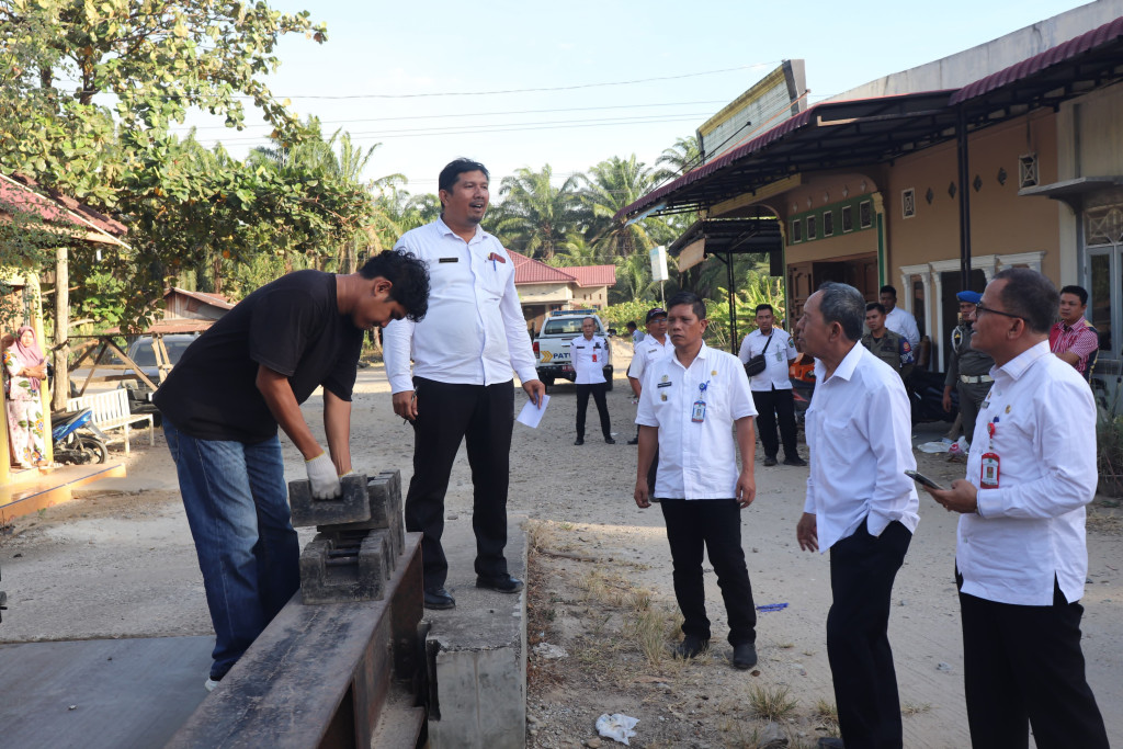 Wakil Bupati Paluta Basri Harahap monitoring ke PKS PT STAR Bahal Kecamatan Portibi.