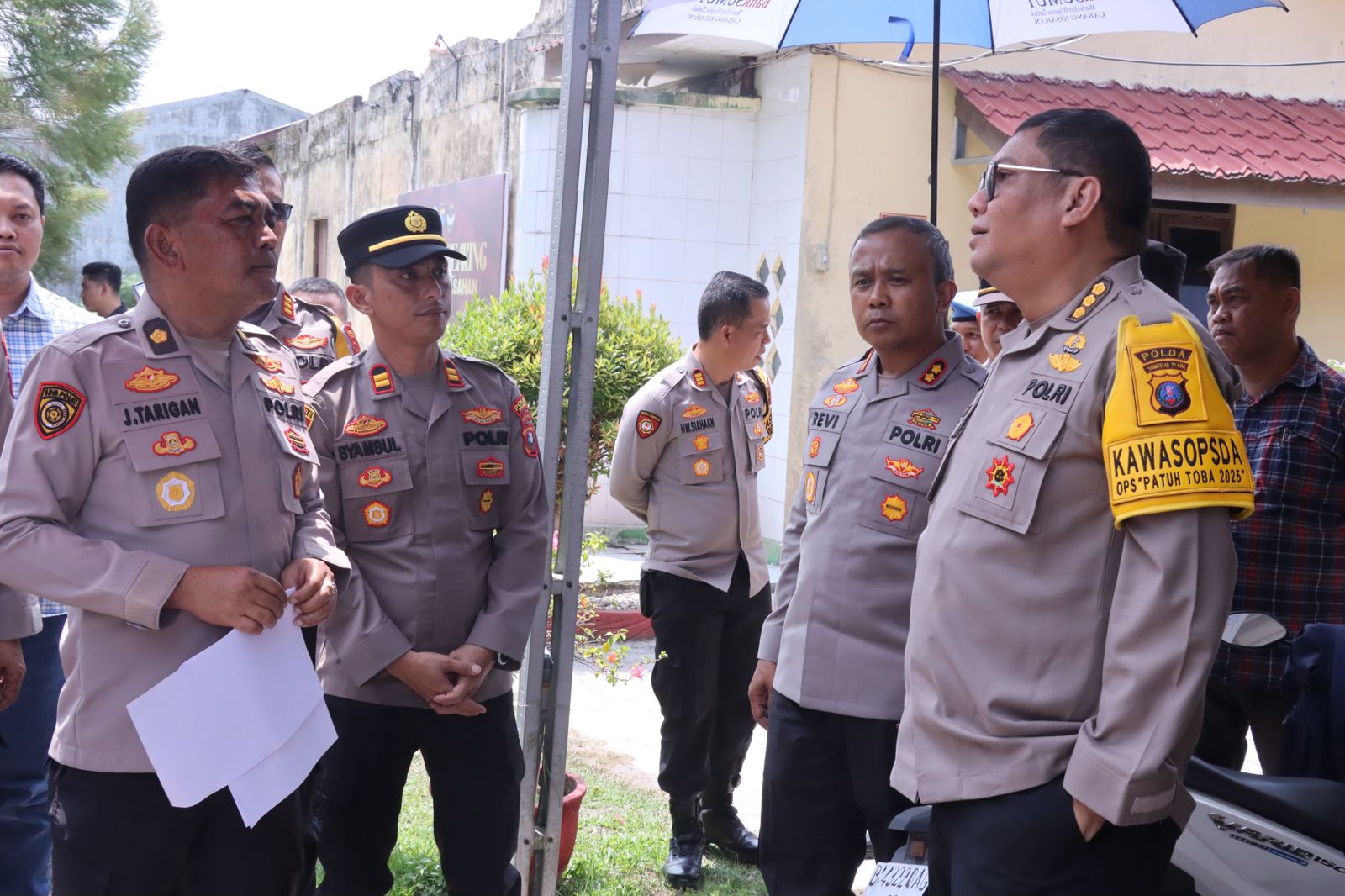 Irwasda Polda Sumut Kombes Pol Nanang Masbudi, S.I.K., M.Si., C.Fr.A, saat meninjau Gedung SPPG (Satuan Pelayanan Pemenuhan Gizi) di lingkungan Polres Asahan, Sabtu (26/7/2025).