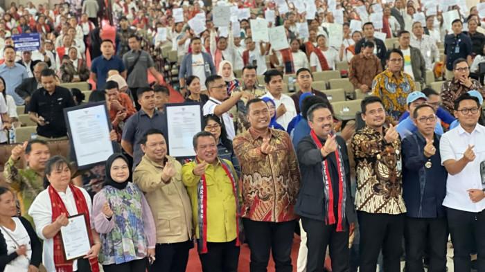 Dua menteri kabinet, yakni Menteri UMKM, Maman Abdurrahman&nbsp;dan Menteri Hukum&nbsp;Supratman Andi Agtas, hadir langsung dalam festival yang digelar di Tapanuli Utara.