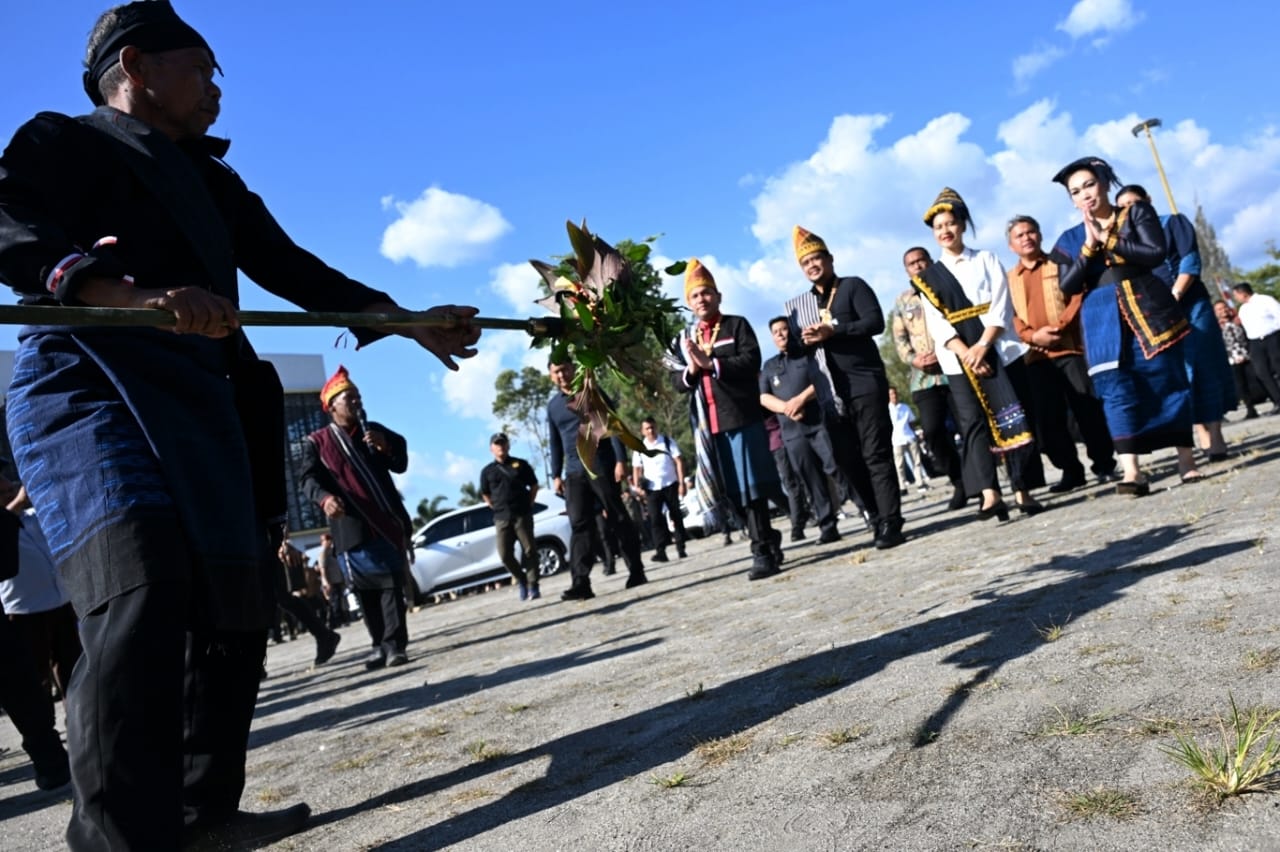 Gubsu Muhammad Bobby Afif Nasution didampingi Ketua TP PKK Sumut, Kahiyang Ayu beserta sejumlah OPD Pemprovsu  menghadiri acara peringatan Hari Jadi ke-22, Senin (28/7/2025).