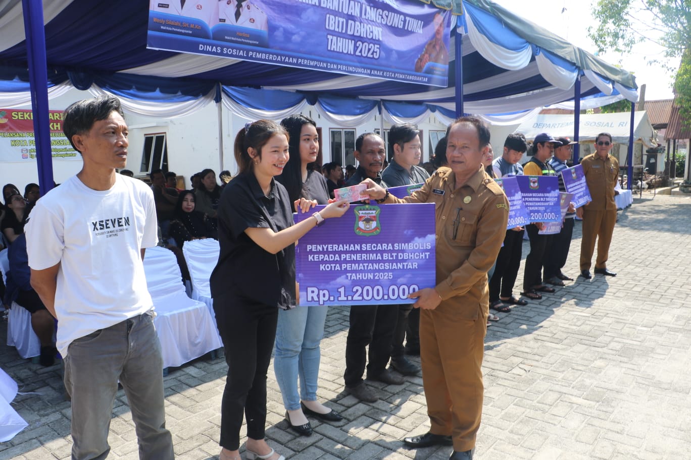 Pemerintah Kota Pematangsiantar secara simbolis menyalurkan BLT Dana Bagi Hasil-Cukai Hasil Tembakau (DBH-CHT) Tahun Anggaran 2025