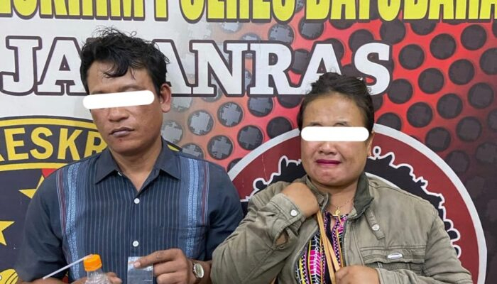 Pasangan yang membawa alat hisap narkoba jenis sabu.