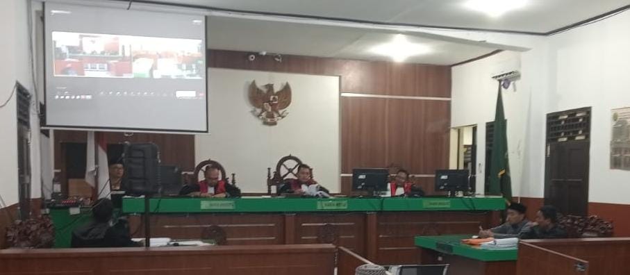 Sidang saat Eddi Sullam Siregar anggota DPRD Tapsel dari Fraksi NasDem, divonis 2 tahun penjara.