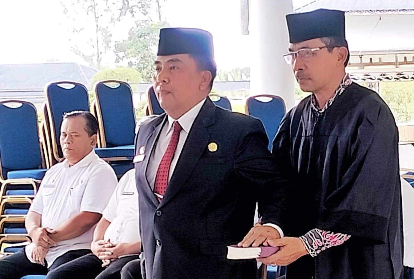 Albert Saragih resmi dilantik sebagai Pj Sekda Kabupaten Simalungun oleh Bupati Anton Achmad Saragih, Rabu (30/7).