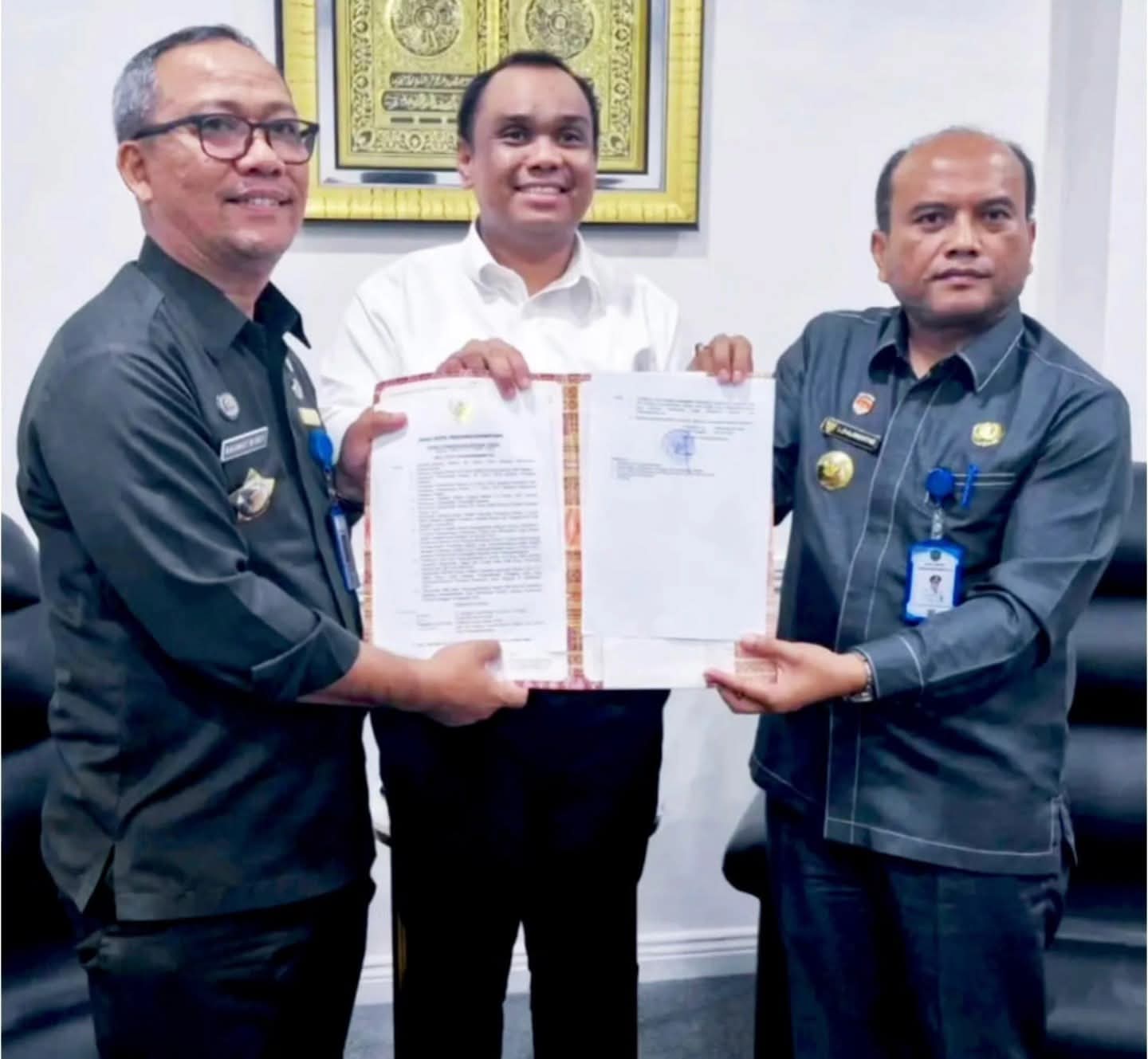 Wali Kota Padangsidimpuan Letnan Dalimunthe tunjuk Rahmat Marzuki Nasution (kiri) sebagai Plt Sekda menggantikan Roni Gunawan Rambe.