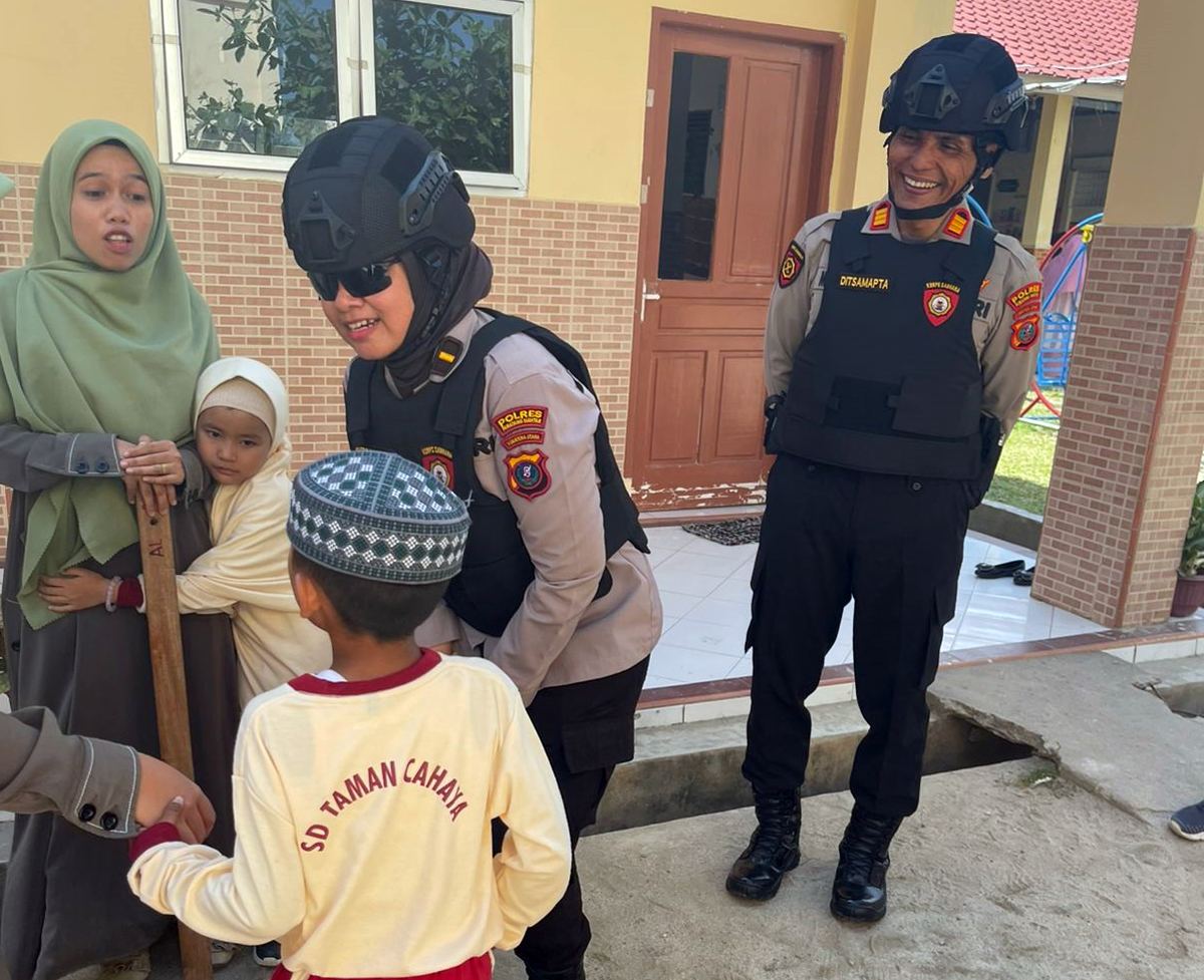 Tim Polwan Polres Pematangsiantar mewujudkan Polisi Sahabat Anak.