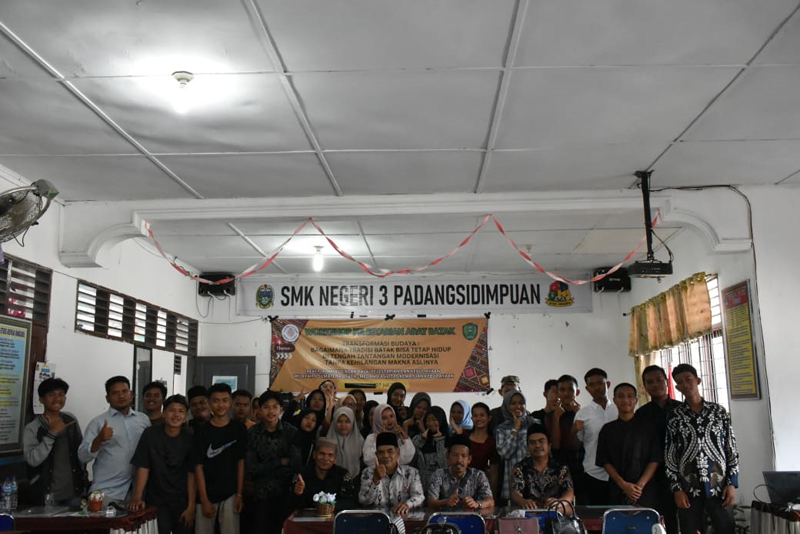 Balai pelestarian warisan budaya Wilayah II Sumut Kemdikbudristek gelar Workshop pelestarian adat Batak di Aula SMK Negeri 3 Kota Padangsidimpuan.