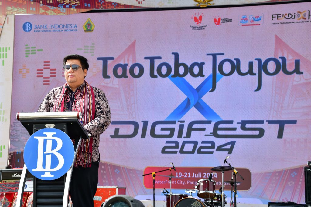 Suasana meriah Tao Toba Joujou 2025 di Waterfront City Pangururan, Kabupaten Samosir.
