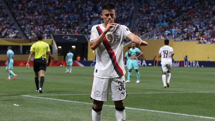 Claudio Echeverri.