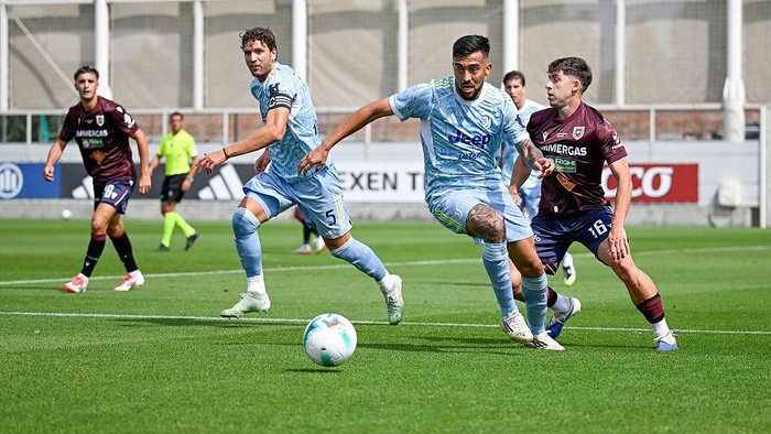 Menghadapi tim Serie B, Reggiana, Juventus harus puas bermain imbang 2-2, meski sempat unggul.