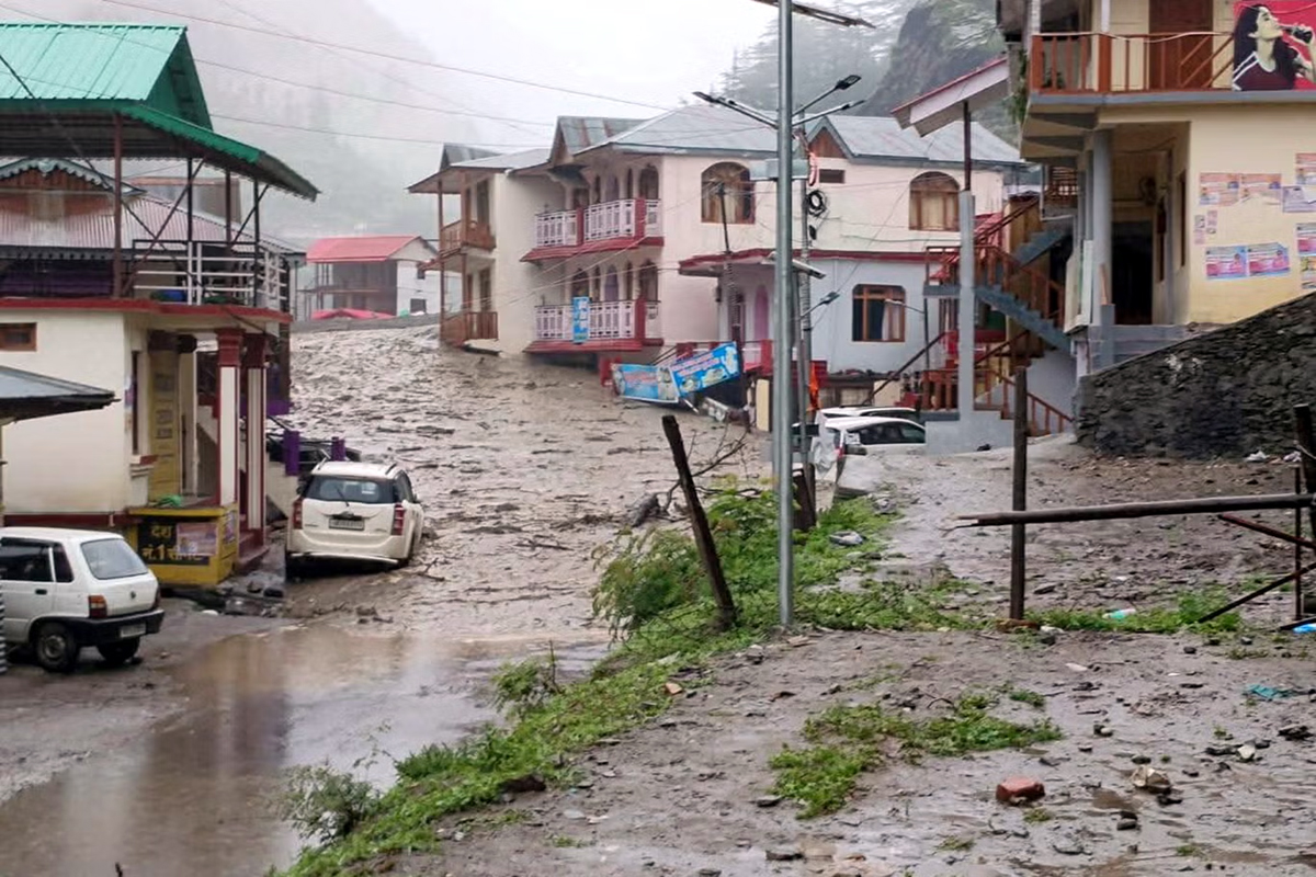 Pemandangan Dharali di wilayah Harshil, Uttarakhand setelah dilanda banjir bandang.