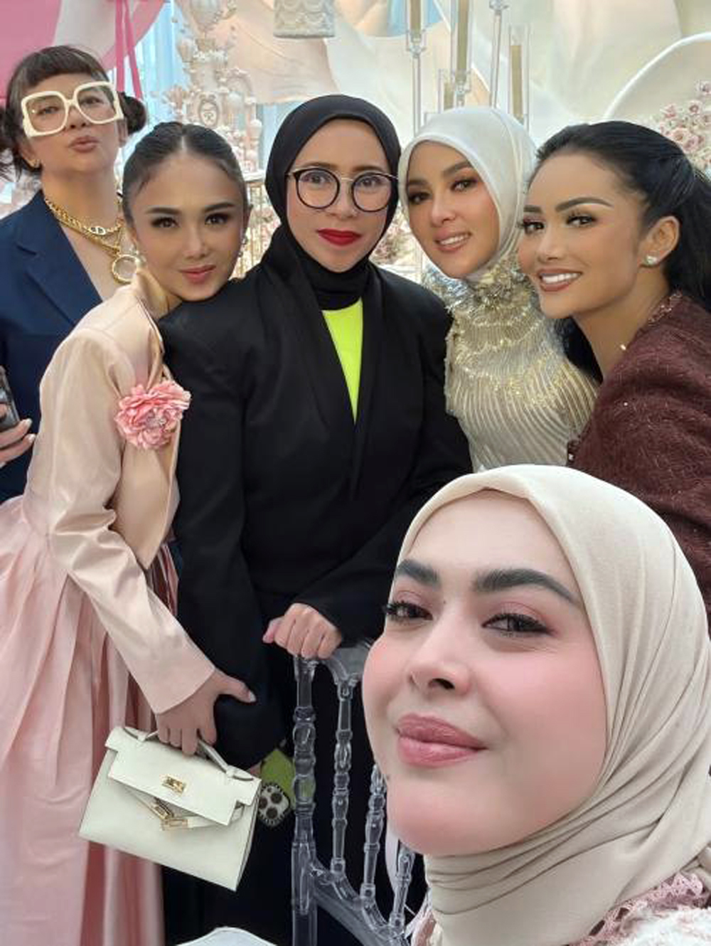 Syahrini bersama para diva tanah air.