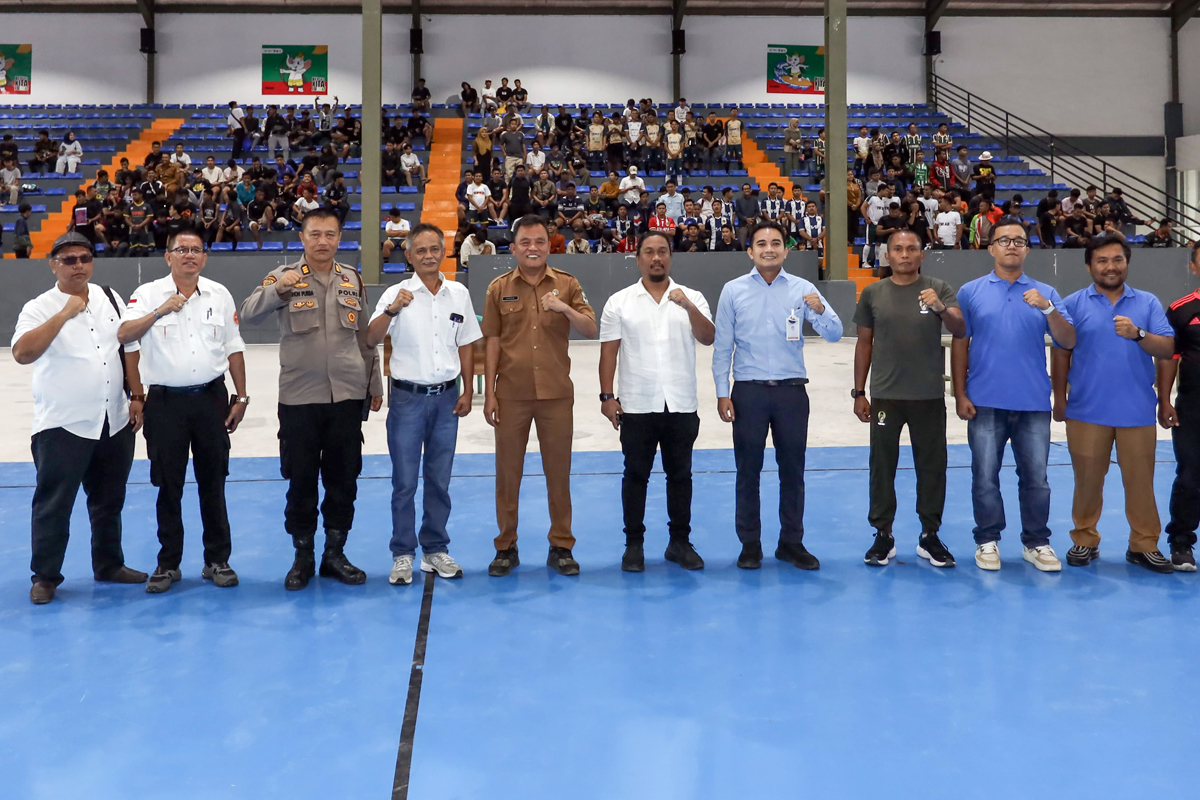Pembukaan Turnamen Futsal Antar-instansi perebutkan Piala Wali Kota Pematangsiantar.