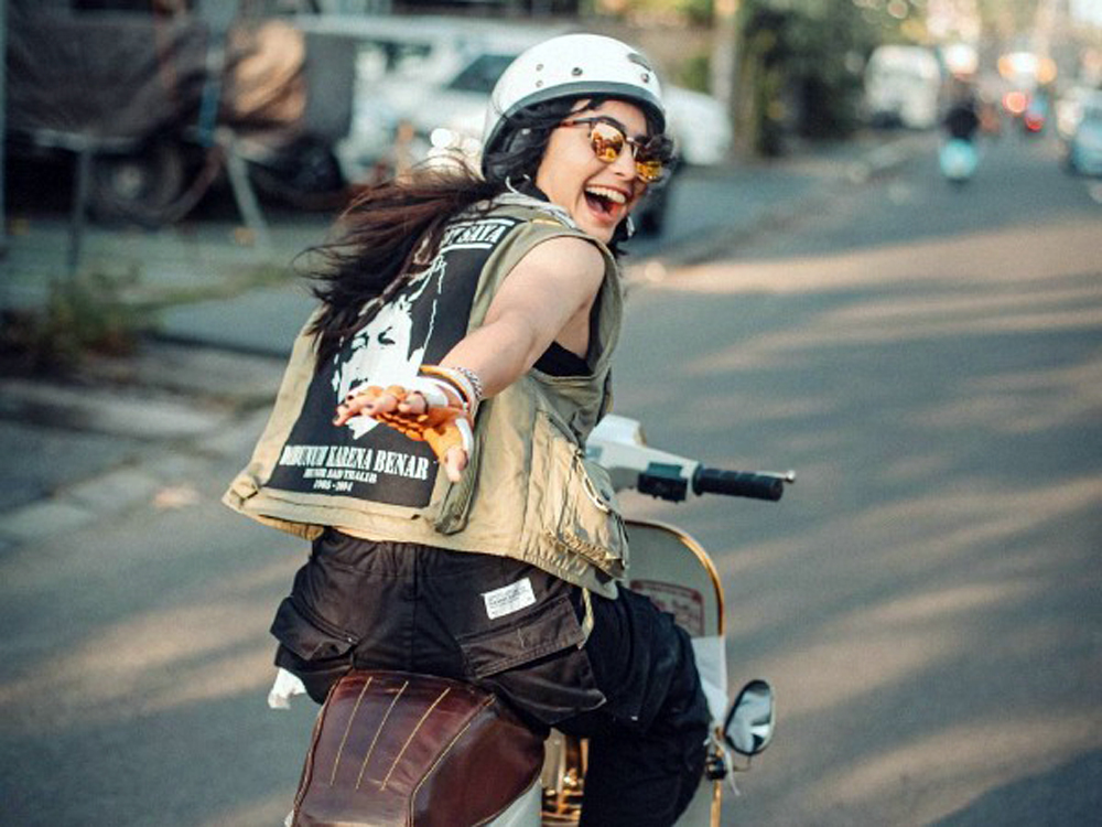 Aktris cantik Sintya Marisca tiba-tiba mengungkapkan kerinduannya untuk kembali syuting FTV.