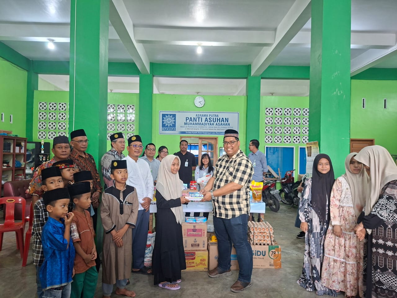 Kegiatan employee volunteering di Panti Asuhan Muhammadiyah Kabupaten Asahan.