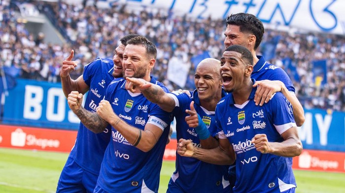 Persib Bandung memulai langkah di Super League 2025/2026 dengan sempurna.