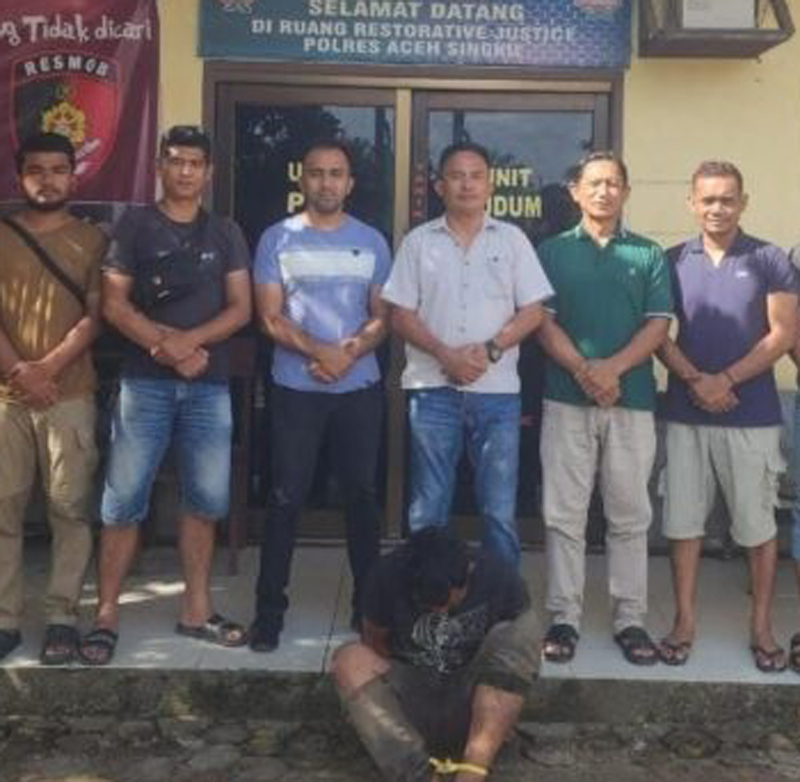 Warga Kabupaten Asahan, MFW (42) ditangkap polisi setelah menikam pasangan suami istri (Pasutri) di Desa Pandan Sari, Kecamatan Gunung Meriah, Aceh Singkil.