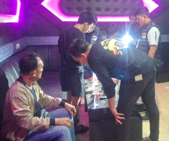 Polres Labuhanbatu saat melakukan razia di sejumlah THM.
