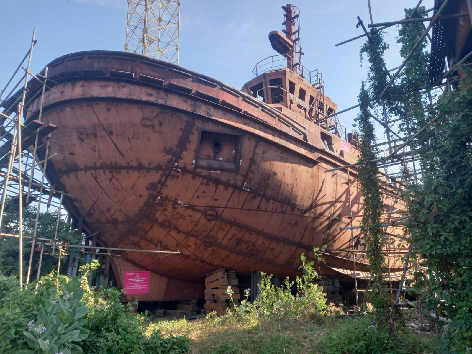 Foto kapal yang diduga dibeli oleh PT Pelindo dan terindikasi korupsi.
