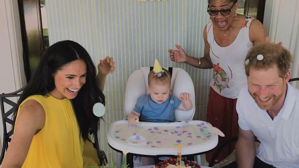 Pangeran Harry bersama Meghan Markle.