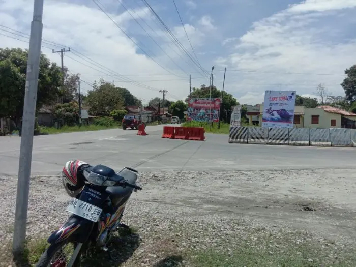 Simpang Bypass Tambunan, arus lalu lintas masih normal.
